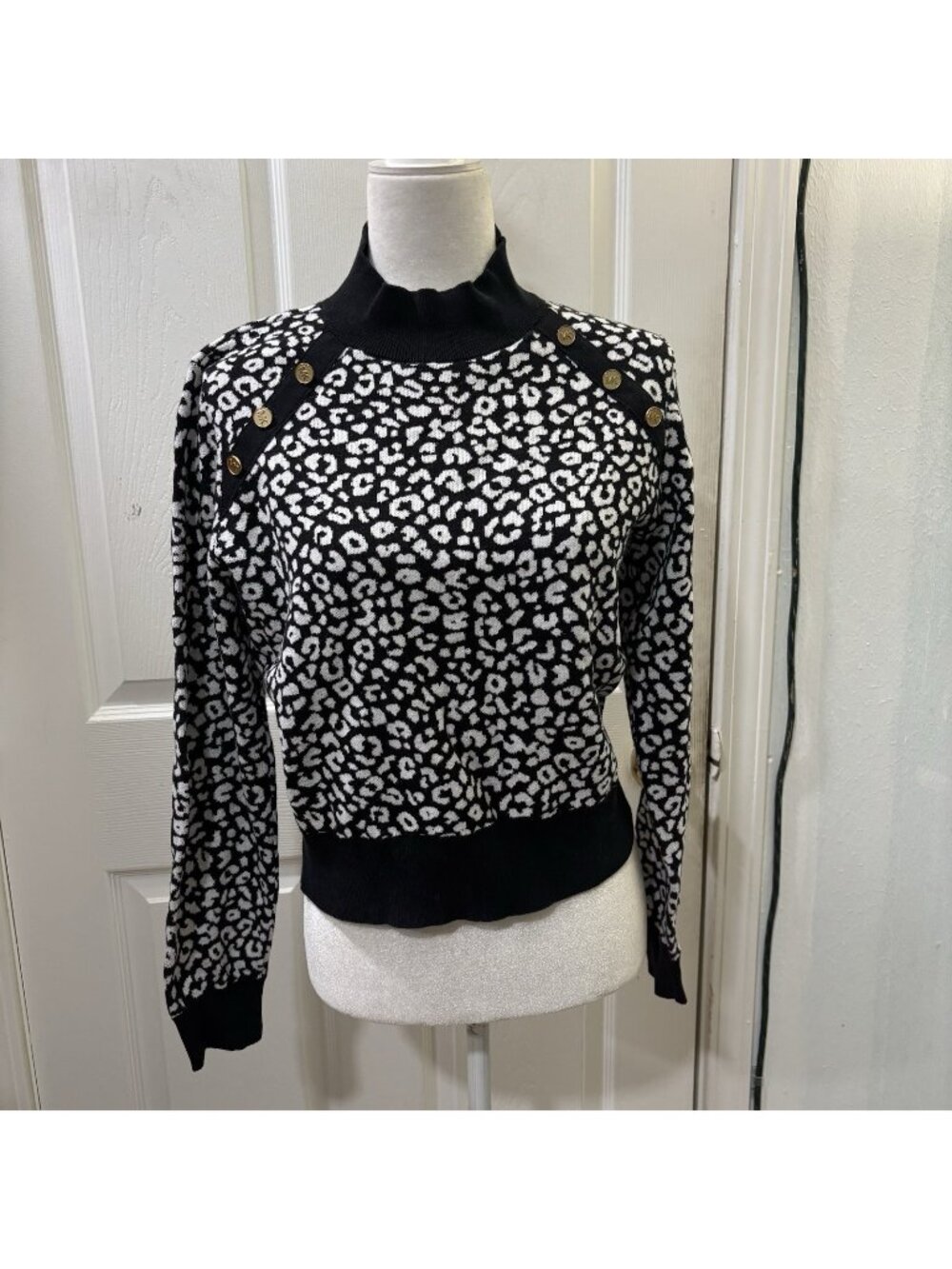 Michael Kors Women L Mock Neck Knit Pullover Sweater Black White Animal Print